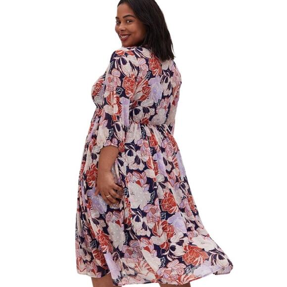 Torrid Navy Floral Swiss Dot Button Down Tea Length Dress in Floral Blue… - Picture 3 of 4